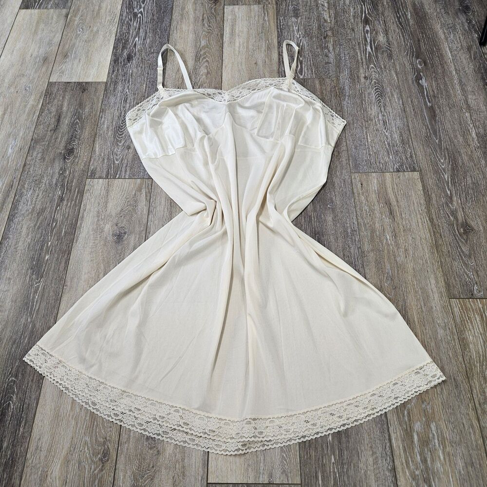 Vanity Fair Vintage USA Made Full Slip Dress Ivory Lace Slit Side Women's Large